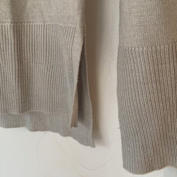 ATMOSPHERE Vneck grey sweater | Size 4 - Picture 4 of 5